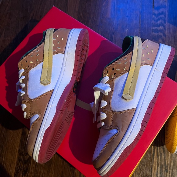 Vandy the pink burger dunk - Picture 3 of 3